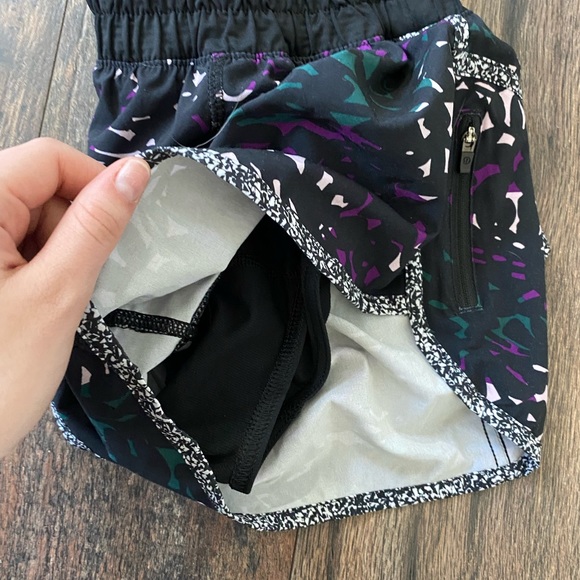Lululemon Tracker Short III *4-way Stretch - Picture 6 of 8